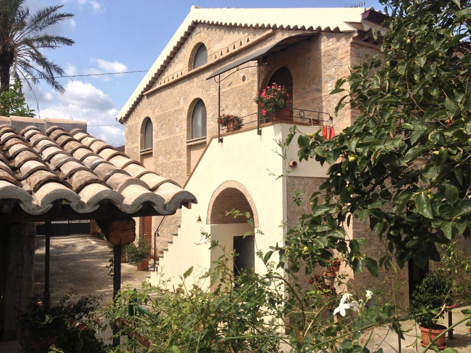 B&B L'Oasi Sant'Andrea Apostolo dello Ionio Exterior foto